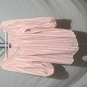 Ariella off the shoulder top LG XL